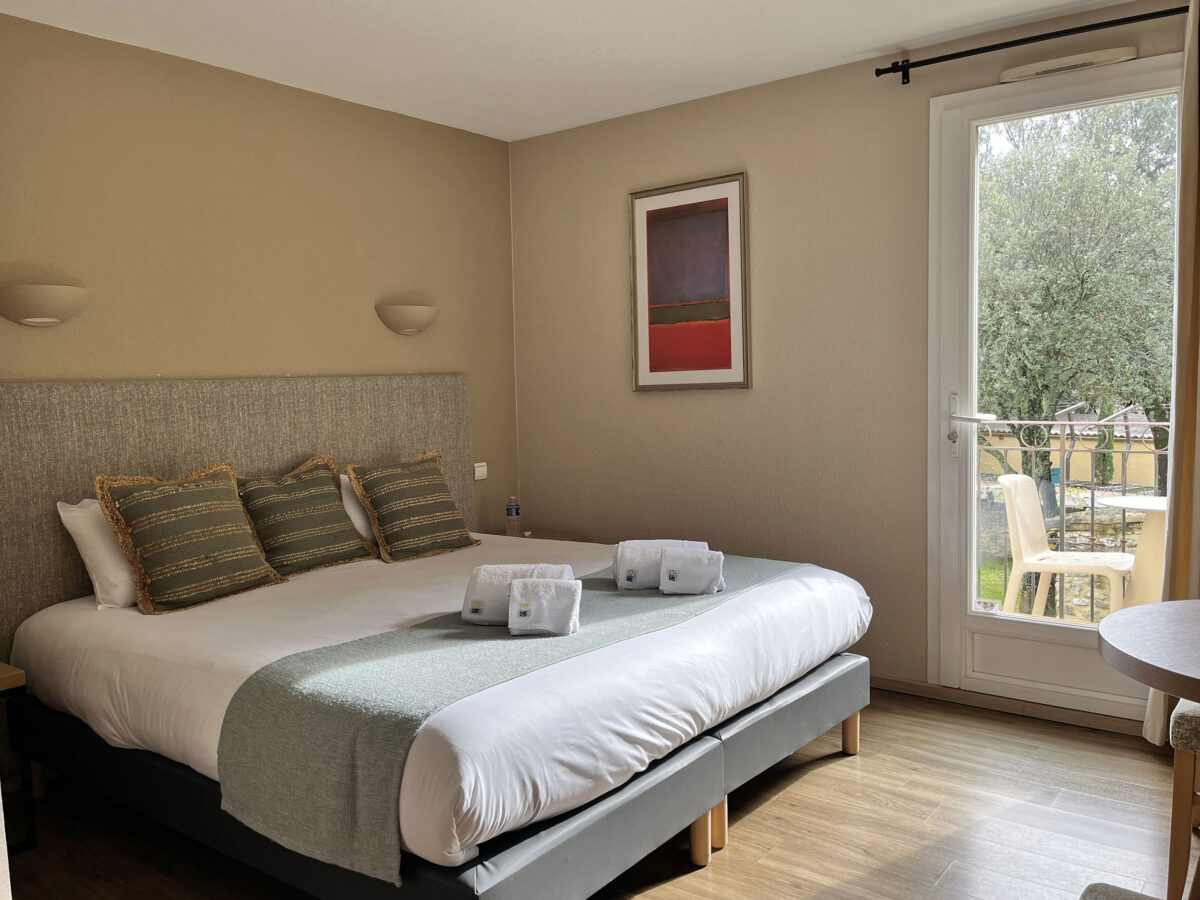 Chambre vue jardin +